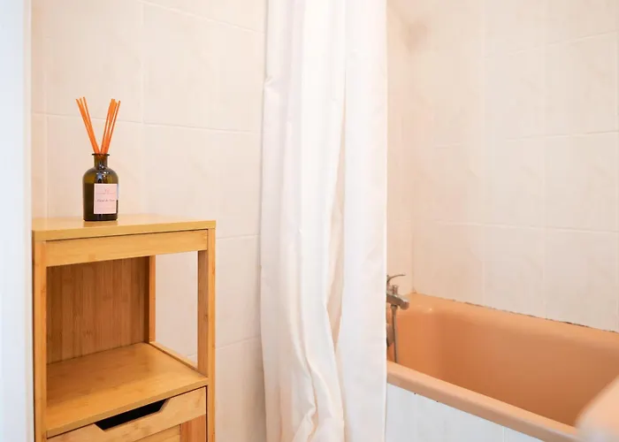 Emplacement Proche - 4 Personnes 公寓 莱萨布勒-多洛讷