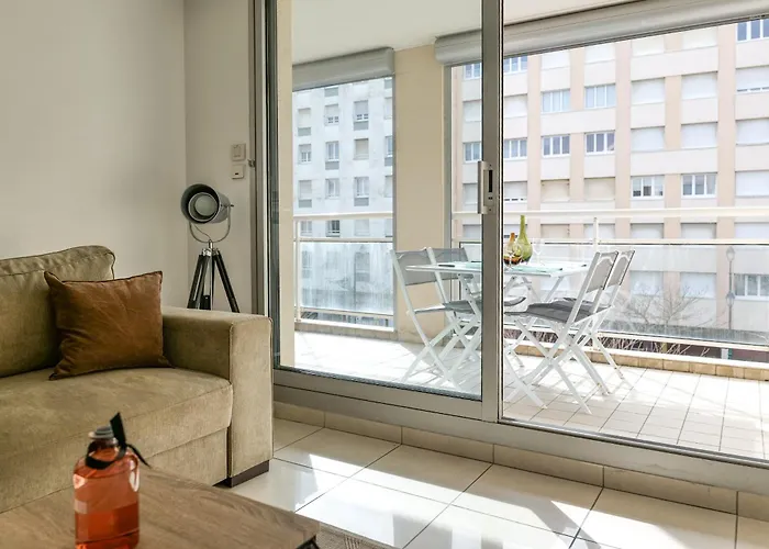 Emplacement Proche - 4 Personnes * 莱萨布勒-多洛讷