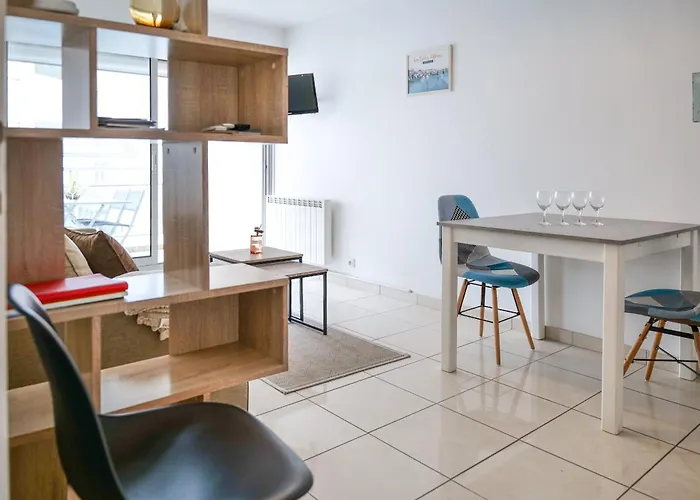 Emplacement Proche - 4 Personnes 莱萨布勒-多洛讷