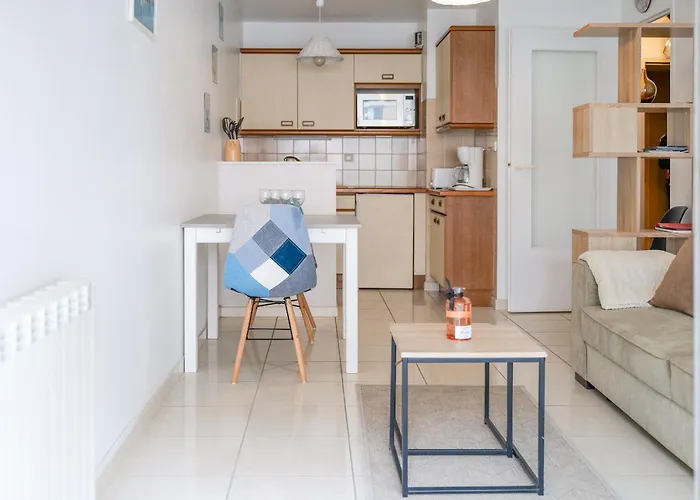 Emplacement Proche - 4 Personnes * 莱萨布勒-多洛讷