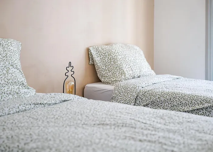 Emplacement Proche - 4 Personnes 公寓 *